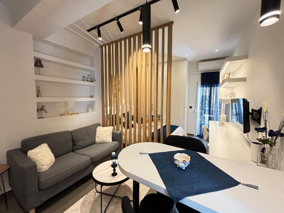 Thessalonian Ii - 2 Steps From Whiter Tower Appartement